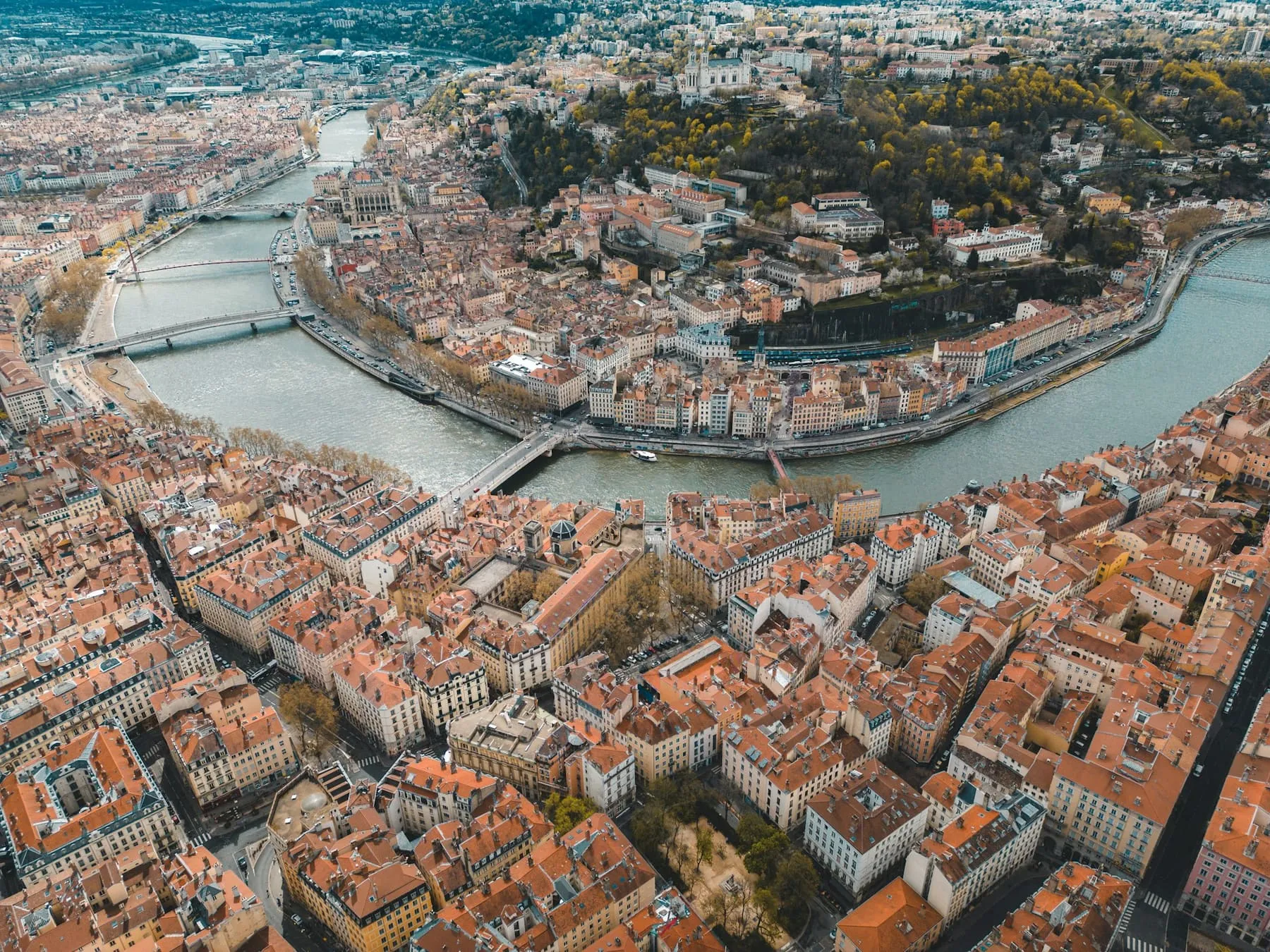 Vue aérienne de l’agglomération lyonnaise et du Rhône