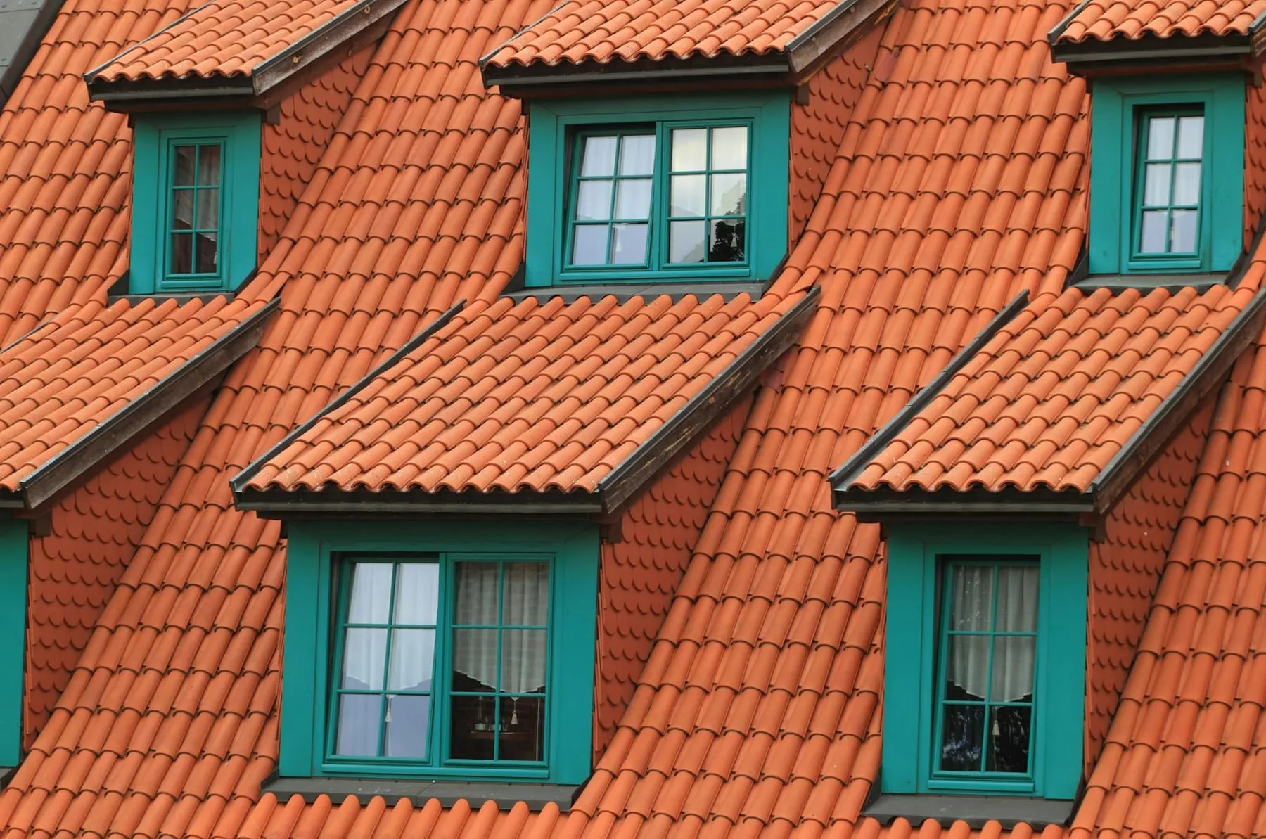 Toiture en tuiles avec lucarnes rénovées